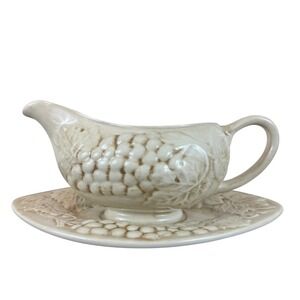 Vintage Harry and David Hda1 Grapes Portugal Gravy Boat and Tray‎ READ